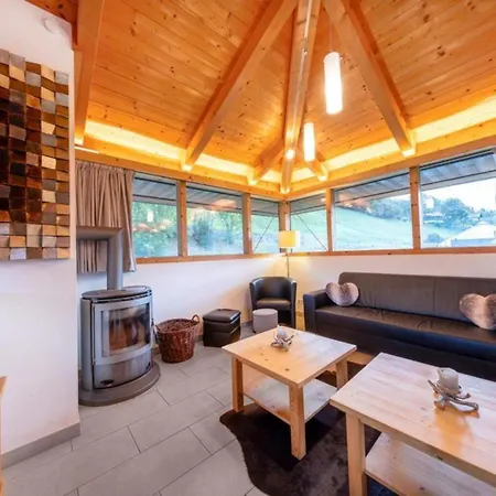 Schoeneben Haus Am Bad Nyaraló Wald im Pinzgau